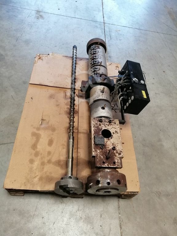 4055311-4-1561662604