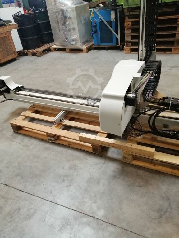 4351087-1648496282-1