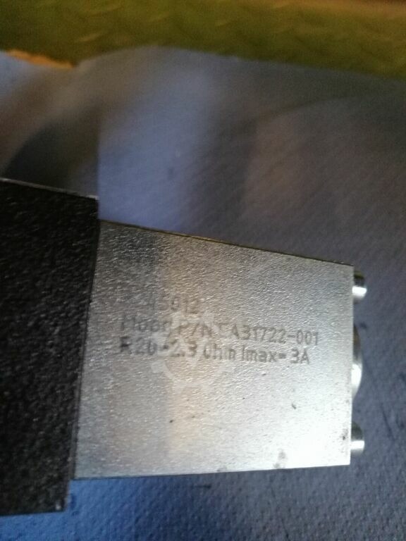 6463489-11-1637611685