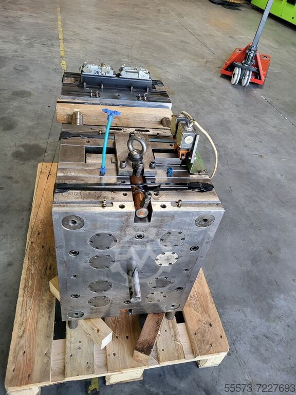 7227693-1656960961-2